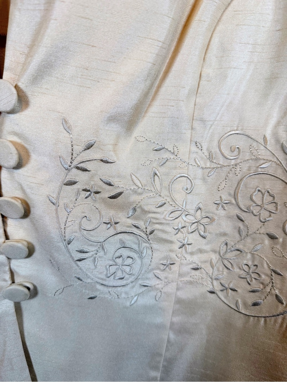 Lady Derby Cream Monochromatic Embroidered Button-Front Blazer V-neck. Size 18W - Picture 4 of 5
